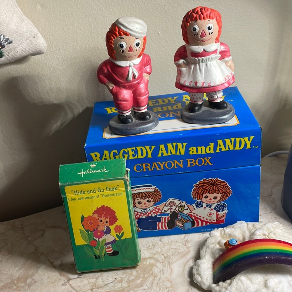 Raggedy Ann and Andy tin box with ceramic figurines and playing cards